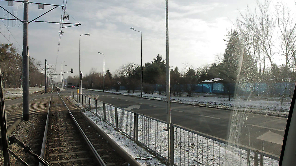 Bedeutet das auf der Traktion befestigte Zeichen, dass Sie sich einer Kreuzung mit automatisch geregelten Ampel nähern?